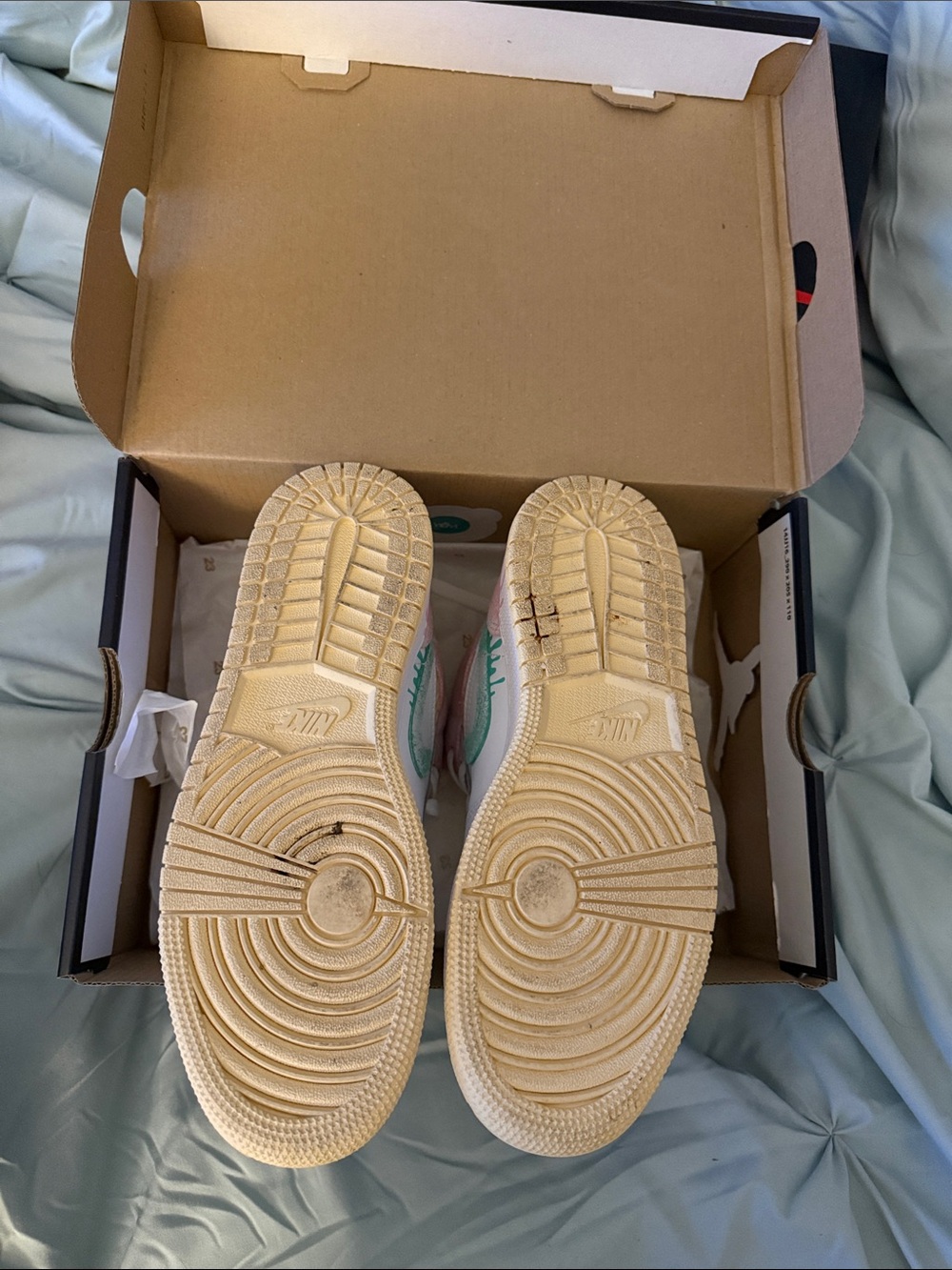 Air Jordan 1 Mid SE - Picture 3 of 4